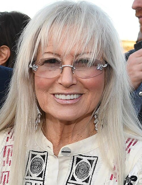 Miriam Adelson & family
